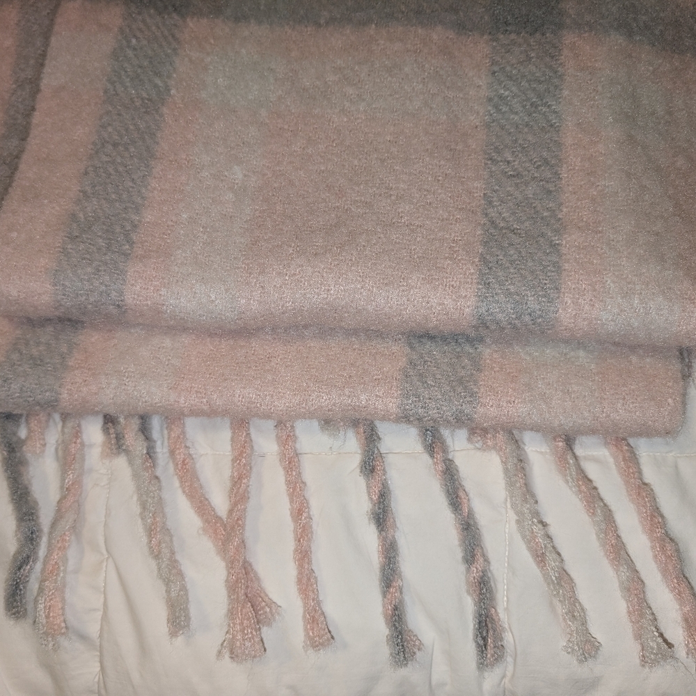 🩷 🩶 Pale Pink & Gray Plaid Wide & Long Cozy Scarf, Wrap, Shawl - Picture 6 of 9